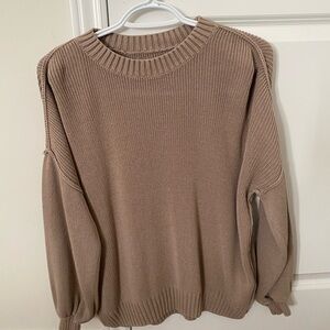 Hollister Women's Tan Crew Neck Sweater